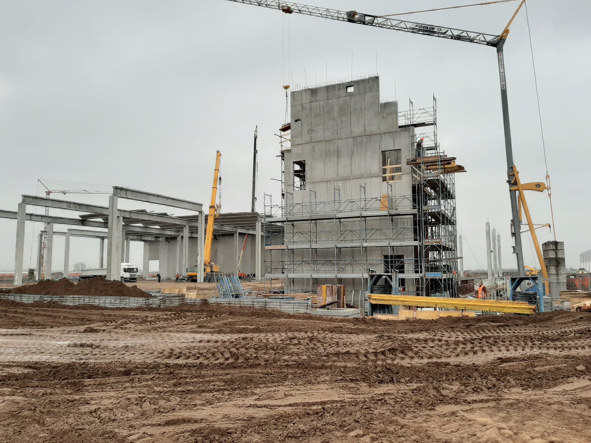Carpenteria e Muratura di un Grande Cantiere